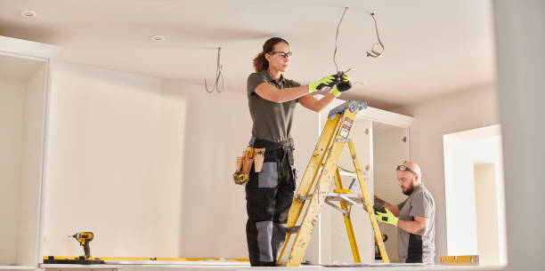 Best Affordable Emergency Electrician  in Beechwood, MS